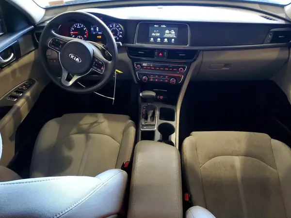 5XXGT4L30JG251748 2018 KIA OPTIMA - Image 8