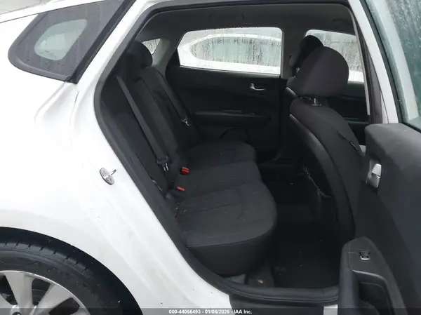 5XXGT4L30JG252575 2018 KIA OPTIMA - Image 8