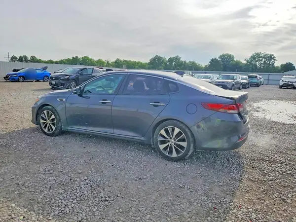 5XXGT4L30JG253208 2018 KIA OPTIMA - Image 2