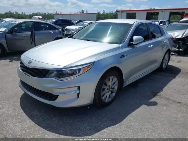 5XXGT4L30JG253502 2018 KIA OPTIMA - Image 2