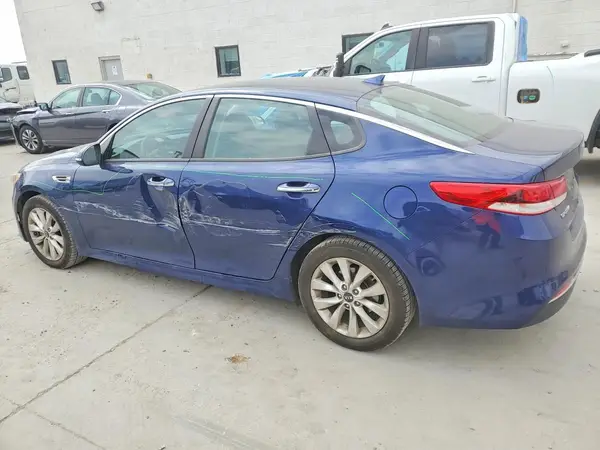 5XXGT4L30JG255427 2018 KIA OPTIMA - Image 2
