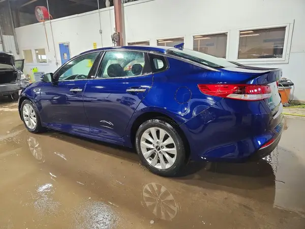 5XXGT4L30JG255654 2018 KIA OPTIMA - Image 2