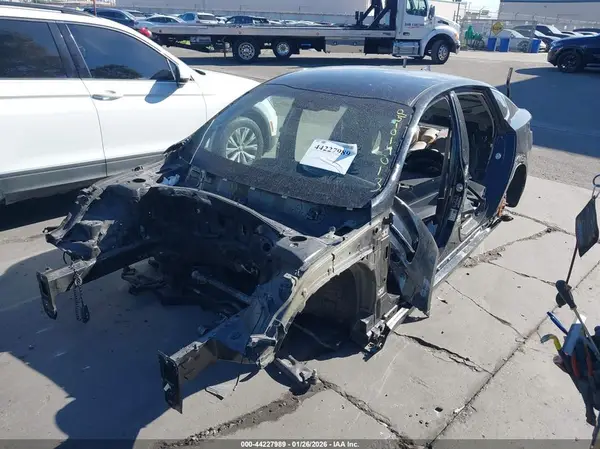 5XXGT4L30JG256268 2018 KIA OPTIMA - Image 2