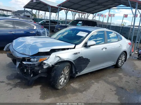 5XXGT4L30JG256657 2018 KIA OPTIMA - Image 2