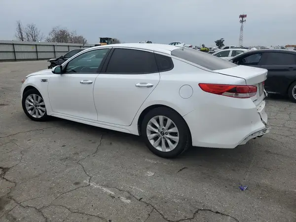 5XXGT4L30JG257453 2018 KIA OPTIMA - Image 2