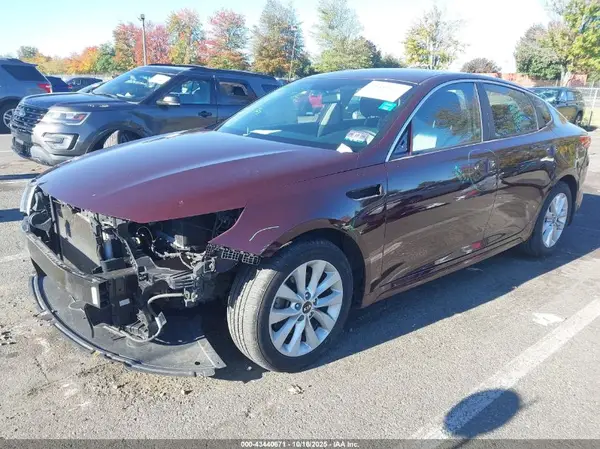 5XXGT4L30JG258134 2018 KIA OPTIMA - Image 2