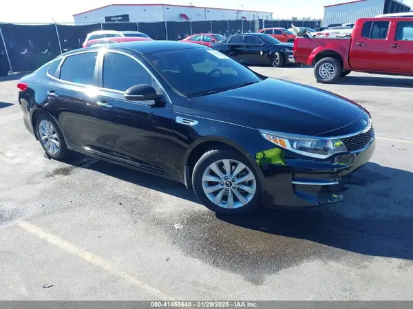 5XXGT4L30JG259719 2018 KIA OPTIMA - Image 1