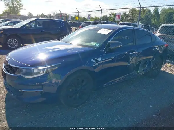 5XXGT4L30JG262040 2018 KIA OPTIMA - Image 2