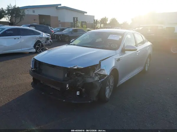 5XXGT4L30JG263074 2018 KIA OPTIMA - Image 2