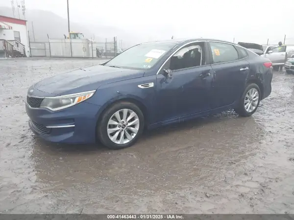 5XXGT4L30JG263690 2018 KIA OPTIMA - Image 2