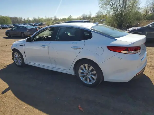5XXGT4L30JG264399 2018 KIA OPTIMA - Image 2
