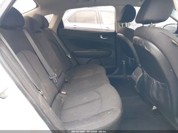 5XXGT4L30JG264726 2018 KIA OPTIMA - Image 8