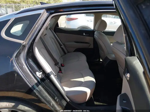 5XXGT4L30JG264855 2018 KIA OPTIMA - Image 8