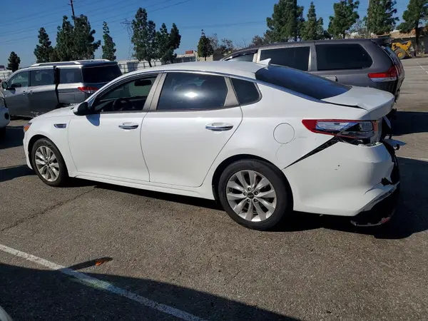 5XXGT4L30JG265729 2018 KIA OPTIMA - Image 2