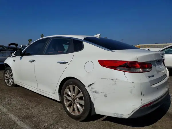 5XXGT4L30JG266511 2018 KIA OPTIMA - Image 2