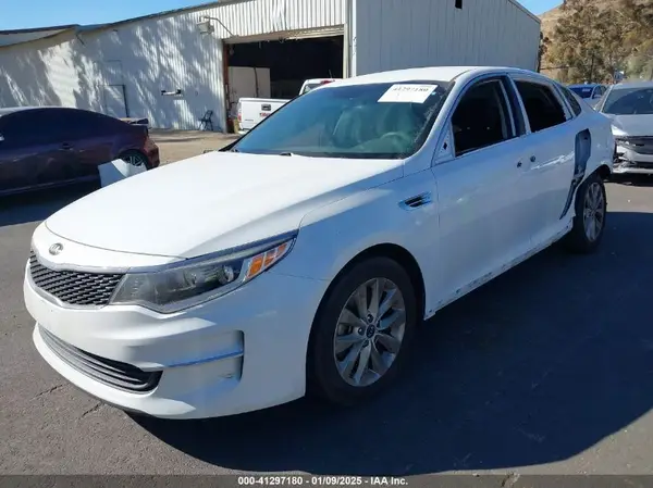 5XXGT4L30JG267769 2018 KIA OPTIMA - Image 2