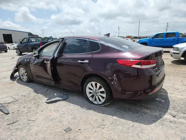 5XXGT4L30JG268548 2018 KIA OPTIMA - Image 2