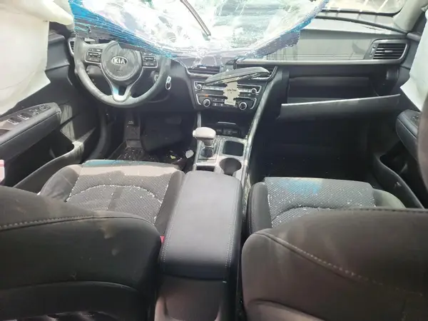 5XXGT4L30JG268548 2018 KIA OPTIMA - Image 8
