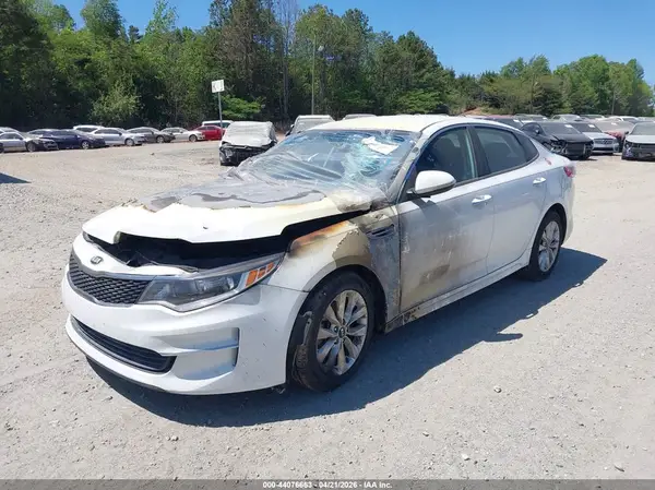 5XXGT4L30JG273409 2018 KIA OPTIMA - Image 2