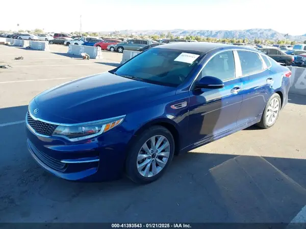 5XXGT4L30JG274060 2018 KIA OPTIMA - Image 2