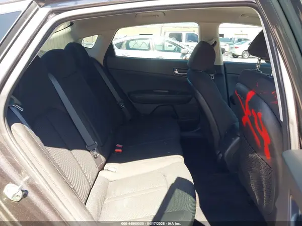 5XXGT4L30KG275470 2019 KIA OPTIMA - Image 8