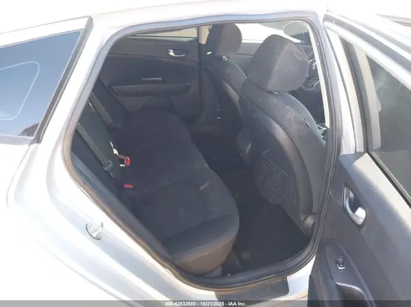 5XXGT4L30KG276523 2019 KIA OPTIMA - Image 8