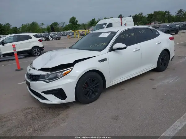 5XXGT4L30KG280104 2019 KIA OPTIMA - Image 2