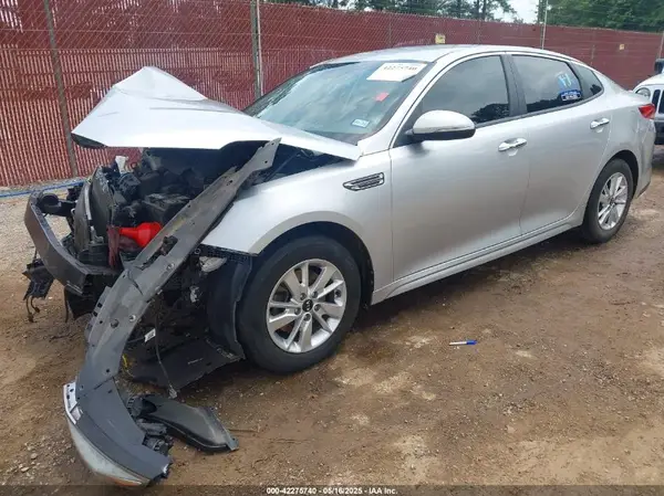 5XXGT4L30KG282063 2019 KIA OPTIMA - Image 2