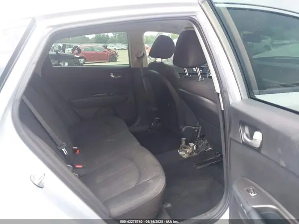 5XXGT4L30KG282063 2019 KIA OPTIMA - Image 8