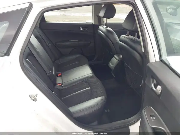 5XXGT4L30KG282760 2019 KIA OPTIMA - Image 8