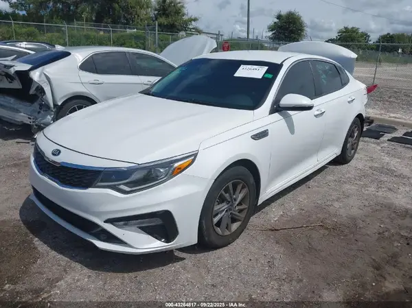 5XXGT4L30KG285772 2019 KIA OPTIMA - Image 2