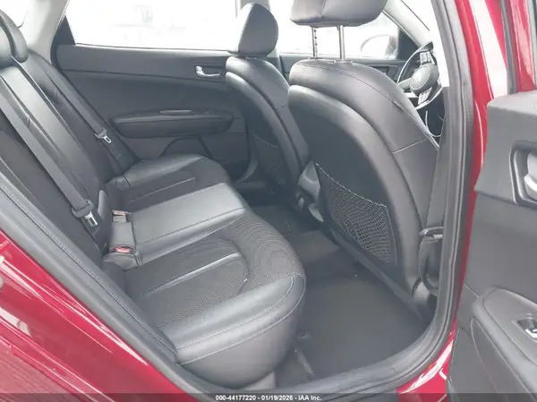 5XXGT4L30KG293130 2019 KIA OPTIMA - Image 8