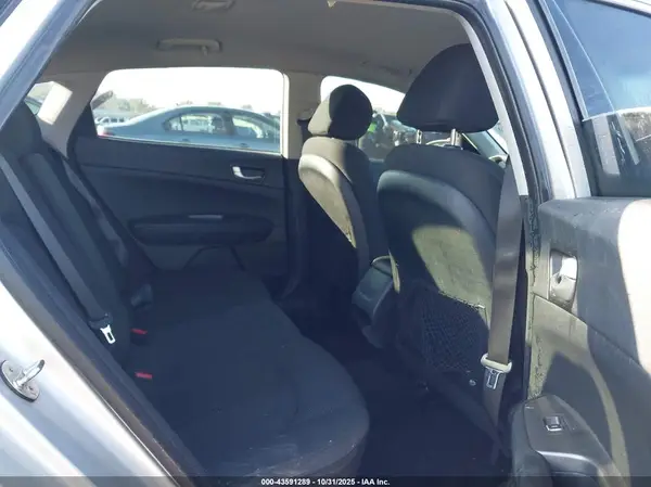 5XXGT4L30KG294522 2019 KIA OPTIMA - Image 8