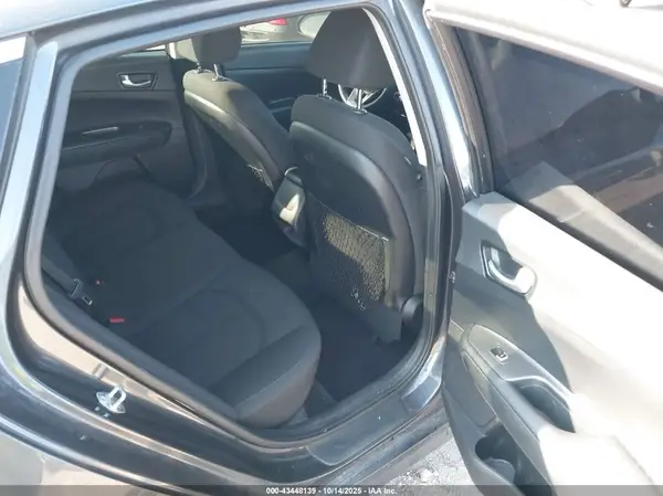 5XXGT4L30KG304434 2019 KIA OPTIMA - Image 8