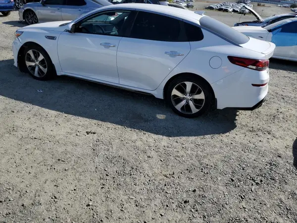 5XXGT4L30KG309956 2019 KIA OPTIMA - Image 2