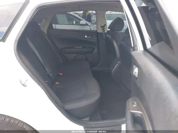 5XXGT4L30KG321427 2019 KIA OPTIMA - Image 8