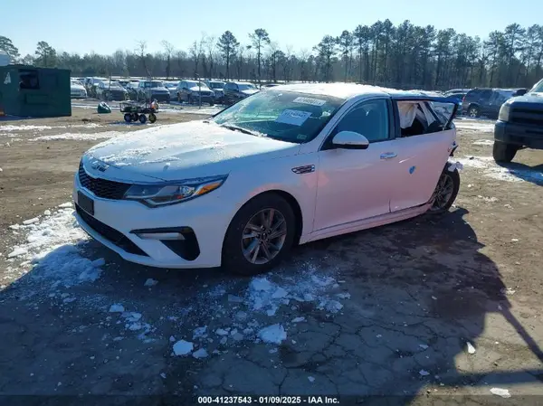 5XXGT4L30KG326093 2019 KIA OPTIMA - Image 2
