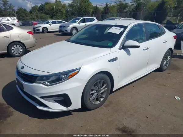 5XXGT4L30KG326742 2019 KIA OPTIMA - Image 2
