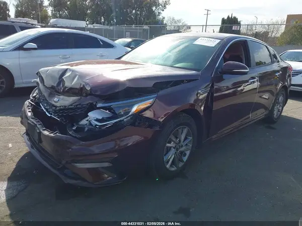 5XXGT4L30KG330418 2019 KIA OPTIMA - Image 2