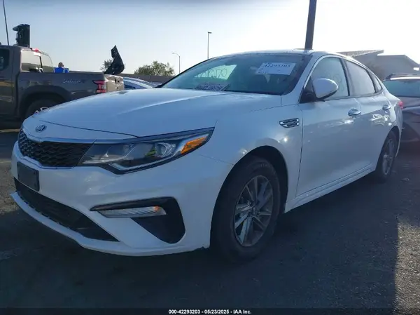 5XXGT4L30KG340544 2019 KIA OPTIMA - Image 2