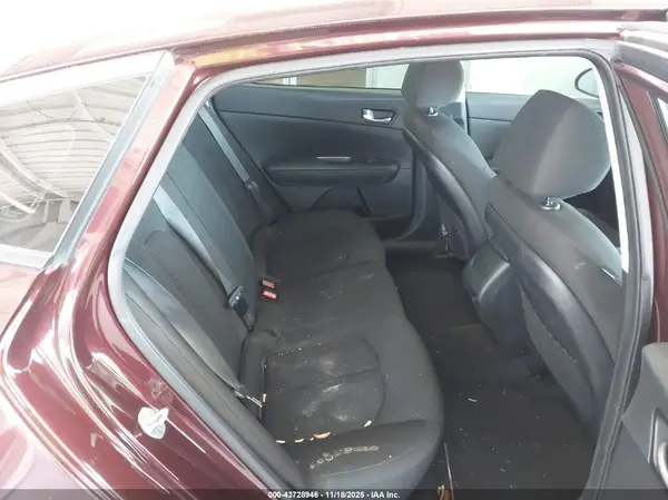 5XXGT4L30KG340964 2019 KIA OPTIMA - Image 8