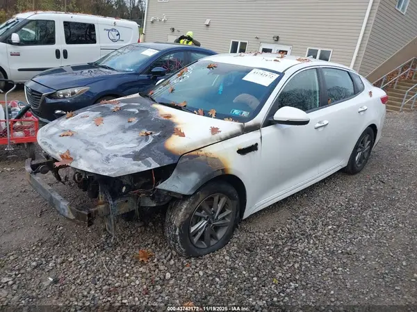 5XXGT4L30KG343833 2019 KIA OPTIMA - Image 2