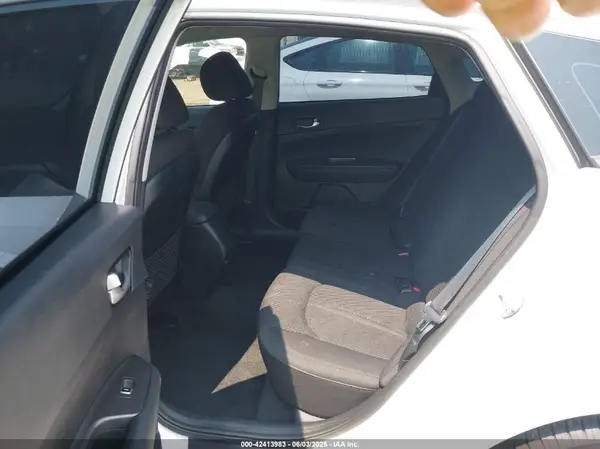 5XXGT4L30KG348112 2019 KIA OPTIMA - Image 8