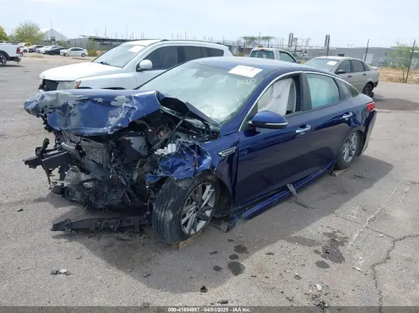 5XXGT4L30KG357618 2019 KIA OPTIMA - Image 2