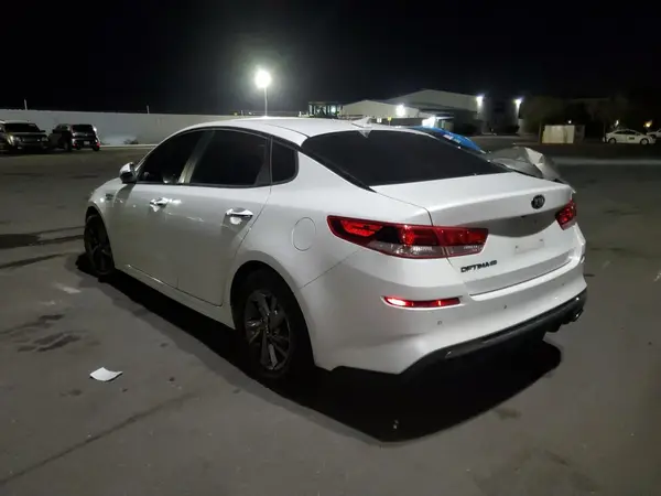 5XXGT4L30KG357795 2019 KIA OPTIMA - Image 2