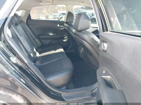 5XXGT4L30KG362690 2019 KIA OPTIMA - Image 8