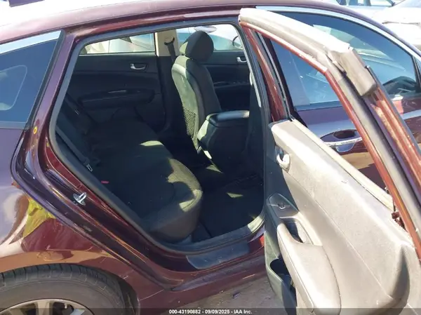 5XXGT4L30KG364682 2019 KIA OPTIMA - Image 8