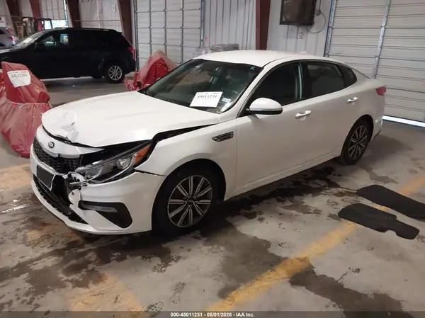 5XXGT4L30KG370711 2019 KIA OPTIMA - Image 2