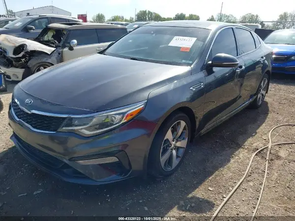 5XXGT4L30KG379425 2019 KIA OPTIMA - Image 2