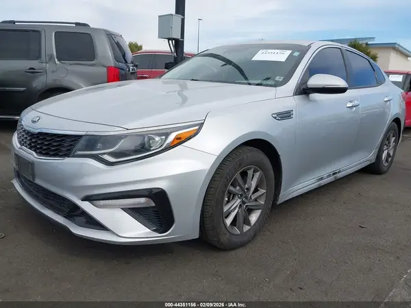 5XXGT4L30LG382701 2020 KIA OPTIMA - Image 2